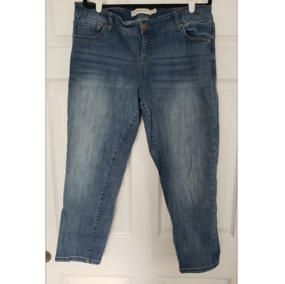 Torrid Mid-Rise Ex-Boyfriend Capris Jeans